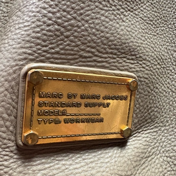 Marc Jacobs Gray Leather Shoulder Bag with Gold Accents - Picture 2 of 5